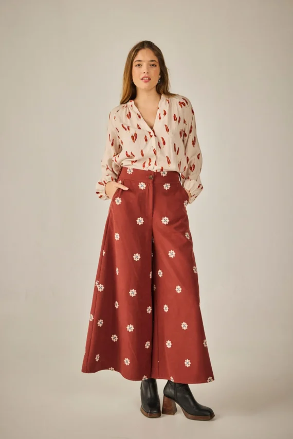 PANTALÓN BORDADO