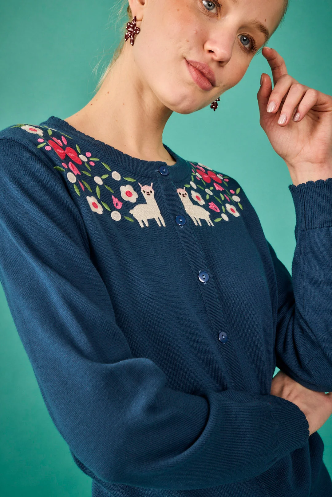 CARDIGAN LLAMAS Y FLORES - Imagen 2